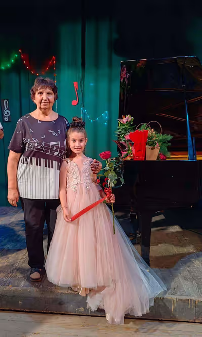 Талантливо дете от Левски спечели първа награда и златен медал по пиано на международен конкурс в Израел