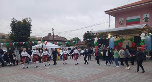 Празникът в Ленково събра жители и гости с музика, танци и споделена радост (СНИМКИ)