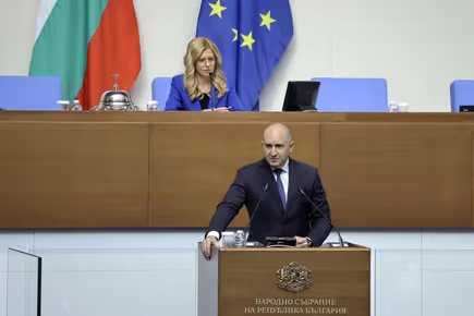 Румен Радев: Паметникът на Шипка ще бъде възстановен във вида, в който е бил изграден