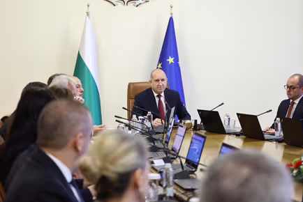 Бюджет 2027 – ограничени разходи и по-нисък държавен дълг