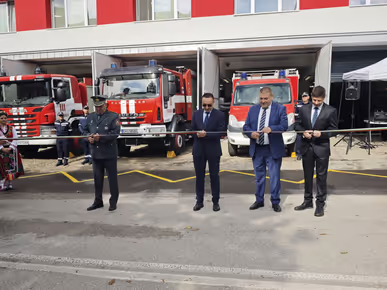 Представители на местната власт участваха в откриването на обновената сграда на Пожарната в Плевен (СНИМКИ)