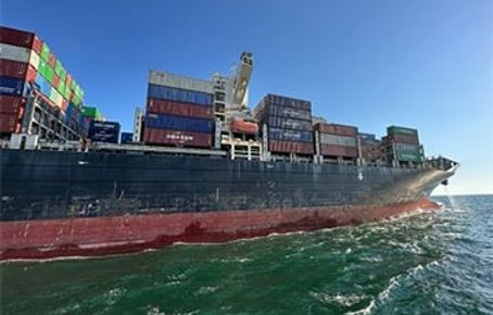 Украйна потопи контейнеровоз в Черно море, на фона на международните призиви за незабавно прекратяване на атаките срещу корабоплаването
