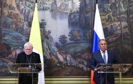 Русия и Външната служба на Ватикана обсъдиха конфликта в Украйна