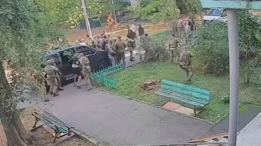 Искат отговор от украинските спецслужби защо разговарят на руски