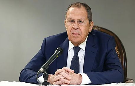 Лавров: САЩ се огънаха пред Европа и „погребаха“ споразумението от Анкъридж