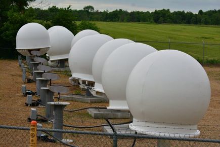 Заподозрените за палежа на Starlink са избягали от България