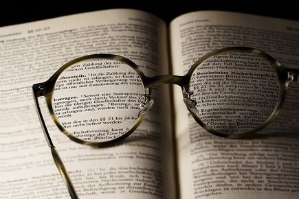 Дуа Липа откри библиотека за забранени книги в Порто и подкрепи свободата на словото