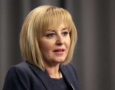Мая Манолова обяви надценки до 100% в търговските вериги: „Българите плащат сметката за високите цени“