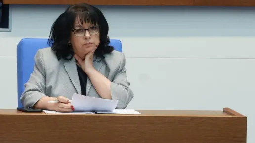 Петкова: Одитът на Сметната палата опроверга „фактурите в чекмеджета“