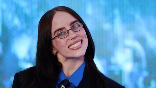 Били Айлиш показа ново късо каре в Instagram – 24-годишната смени светлокестенявото и предизвика вълна от реакции