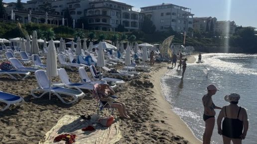 Свободната зона на плажа трябва да е минимум 50%, но я има само на хартия