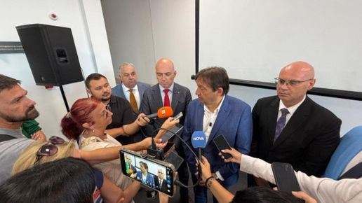 Министър Шишков в Несебър: Безконтролното строителство гони туристите, от тук нататък – ред и законност