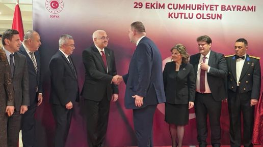 Лидерът на ДПС Делян Пеевски поздрави посланика на Турция по повод националния празник