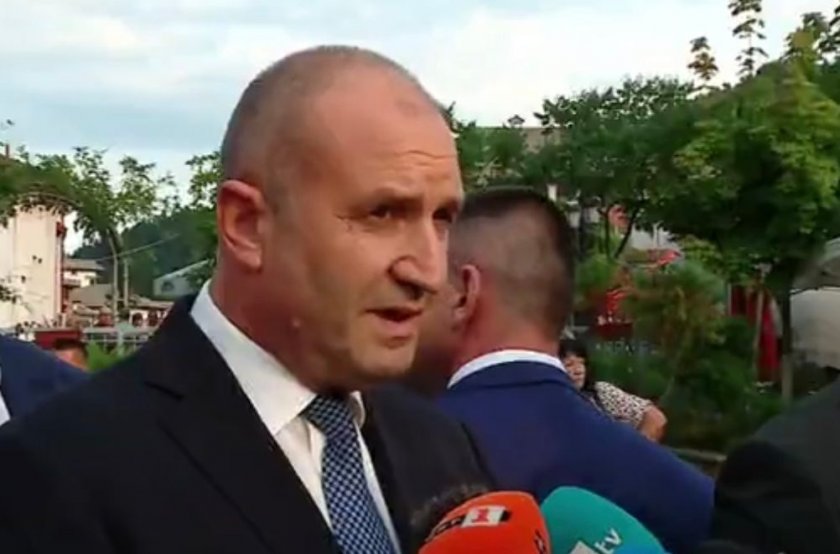 Президентът Радев: Управляващите се готвят да похитят Конституцията, да завземат местната власт, чрез свои хора в МВР, както и да овладеят службите за лични и партийни цели!