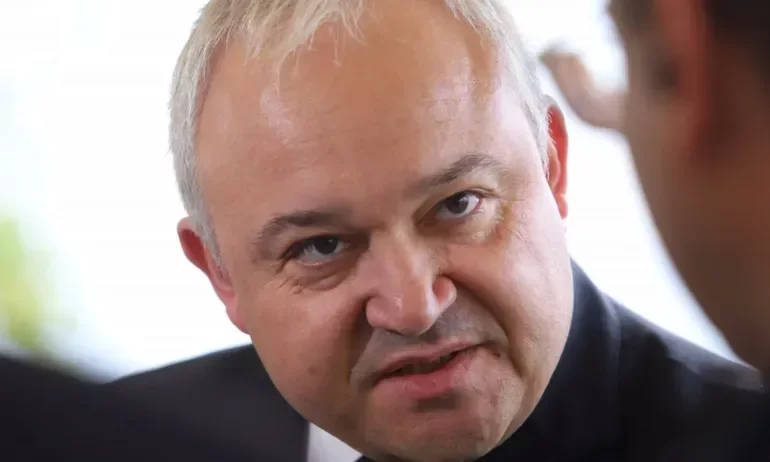 Демерджиев: Използват убийството на Алексей Петров, за да овладеят службите, където за кратко време извършиха пълен погром!