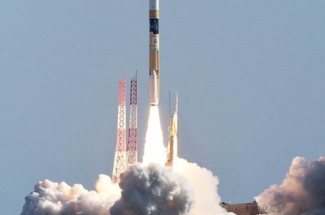 Япония изстреля първия си модул за изследване на Луната
