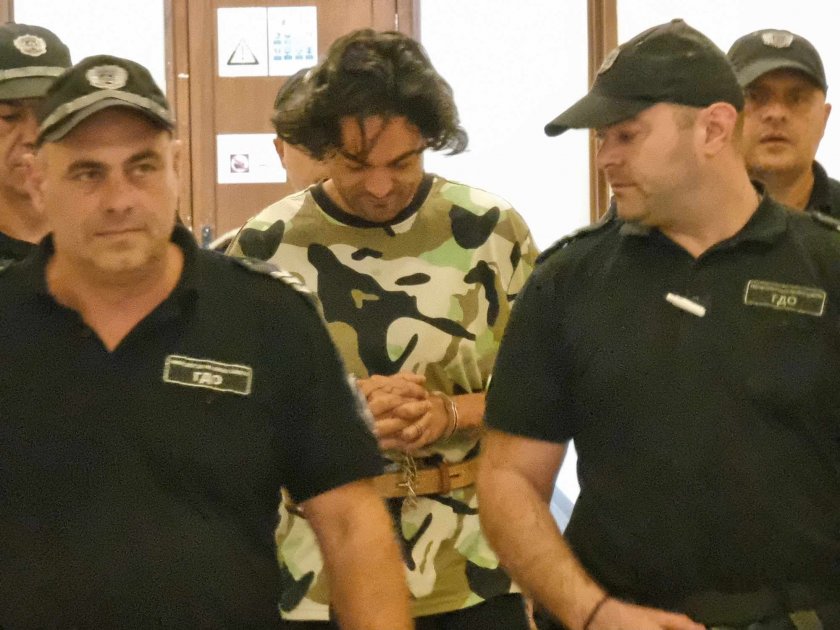 Обвиняемият за жестокото убийство на Кристиян Пеев в центъра на София не иска да излиза от ареста