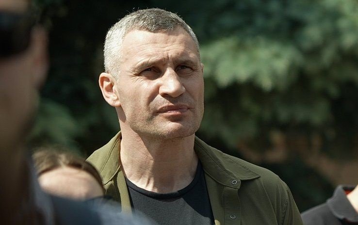 кличко украйна управлява авторитаризъм демокрация