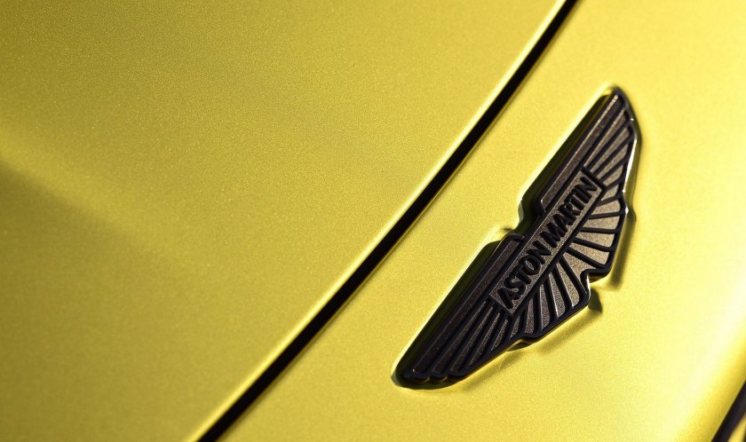 aston martin пуска уникално леки батерии електромобили