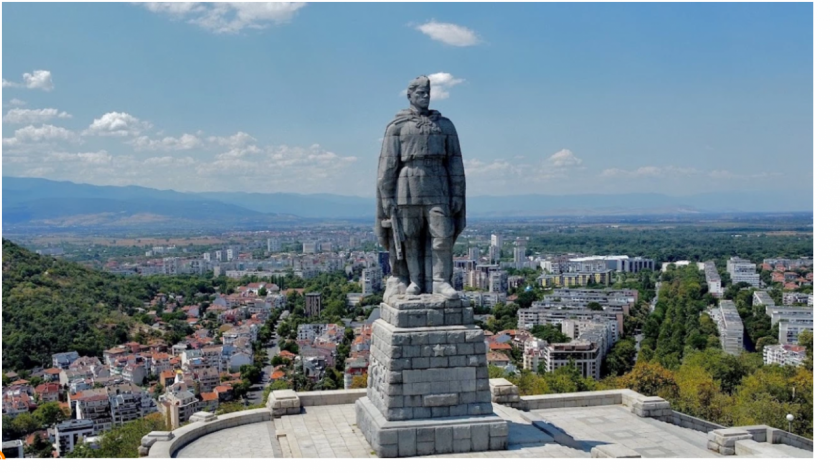 надраскаха паметника альоша