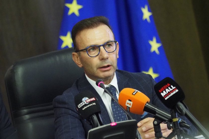 мвр данни мартин божанов сменил името егн