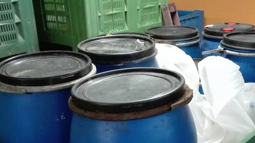душмани полицаи конфискуваха тон домашна ракия частен дом