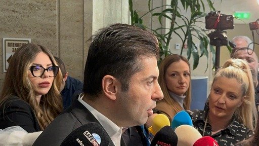 жалка история кирил петков даде отново задна сътвори истински фарс брифинга атанас атанасов видео