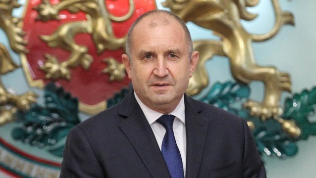 петък президентът радев връчва мандата съставяне правителство