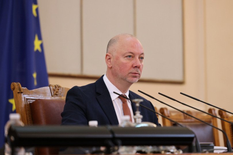 mediamall интрига парламента герб готви росен желязков служебен премиер