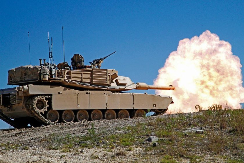 associated press украйна изтегля американските танкове abrams m1a1 фронтовата линия