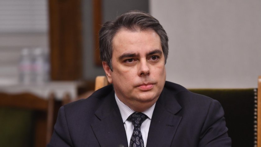 живо изслушват асен василев заради опг митниците
