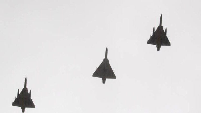 китайски военни самолета навлязоха тайванския проток