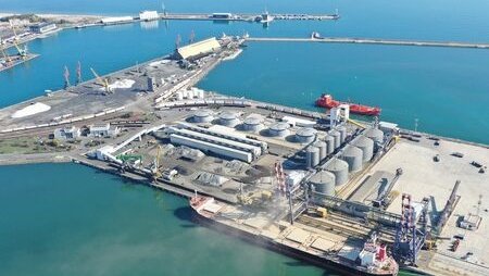 полицията влезе пристанище европа сигнал контрабанда горива бита служителка