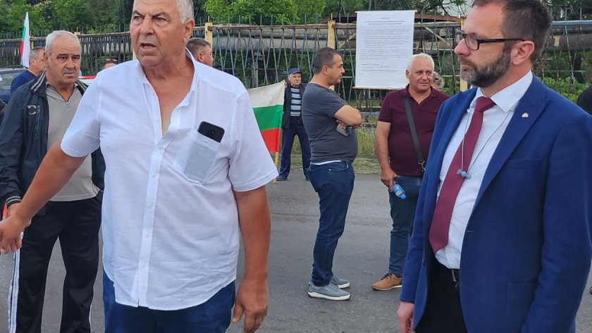 апи увери протестиращите блокирали основна пътна артерия гълъбово две седмици започва ремонтът пътя мъдрец гълъбово