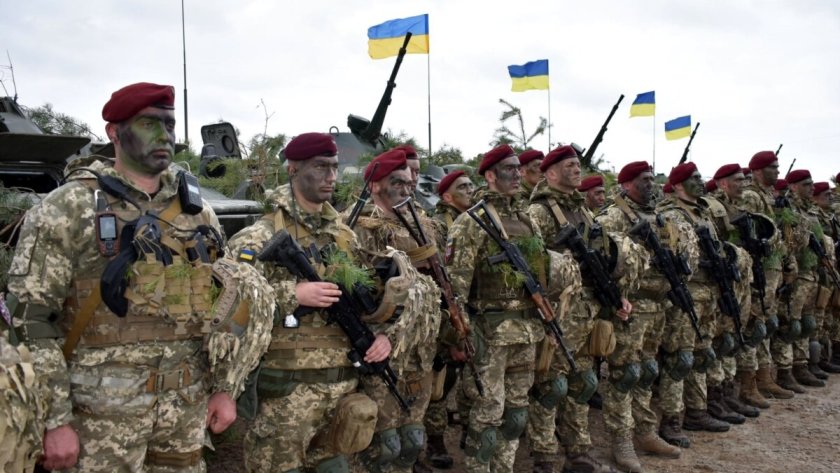 десетки хиляди украинци крият наборните офицери