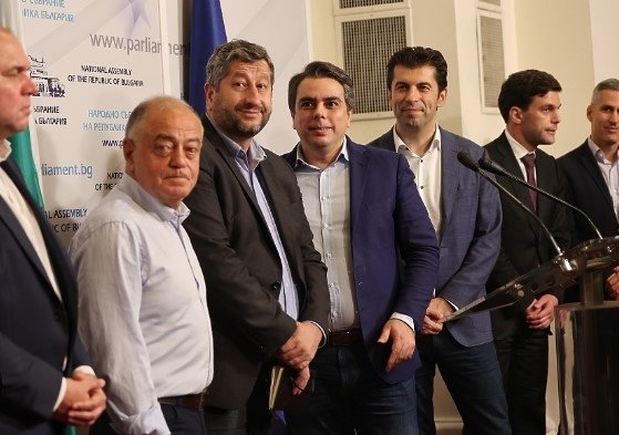 mediamall неграмотни депутатите