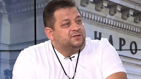 шоуто bdquoвеличиеldquo продължава гошо боеца топи марков данс марков плаши погиване
