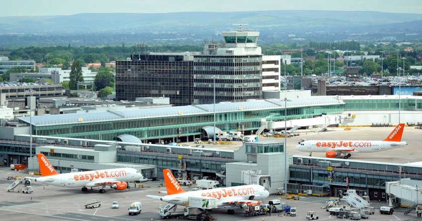 отменени закъснели полети заради токов удар летище манчестър видео