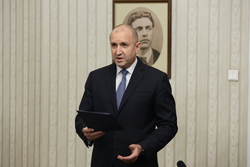 радев връчва първия мандат