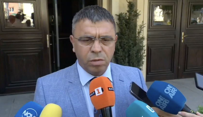 полицията брифинг задържането брендо сам предаде сутрин видео