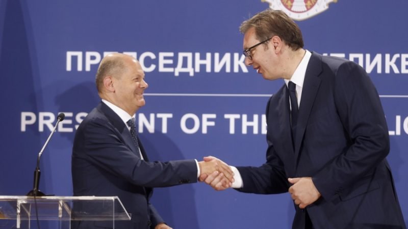аелксандър вучич посрещна олаф шолц белград