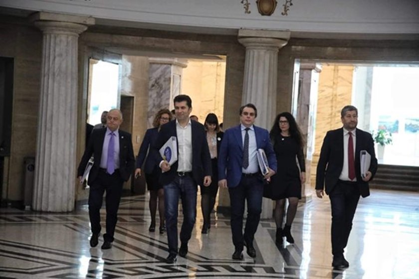 хванаха гушите едните искат опозиция другите