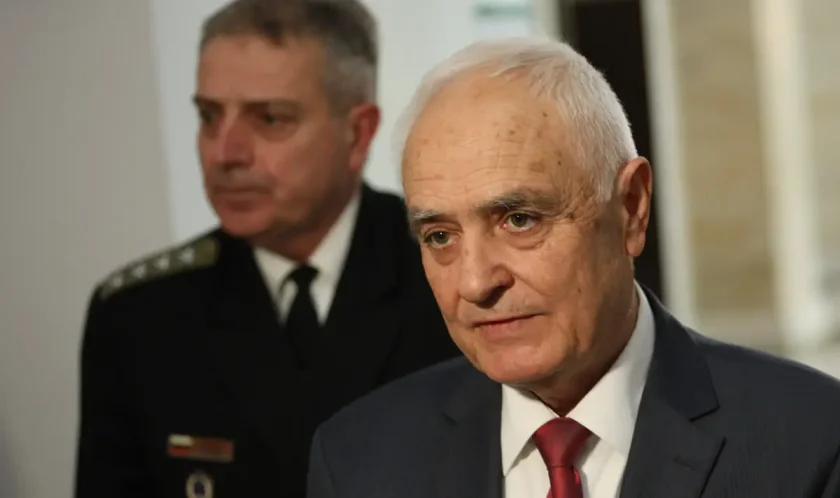 министър запрянов оборудваме два хеликоптера гасене пожари