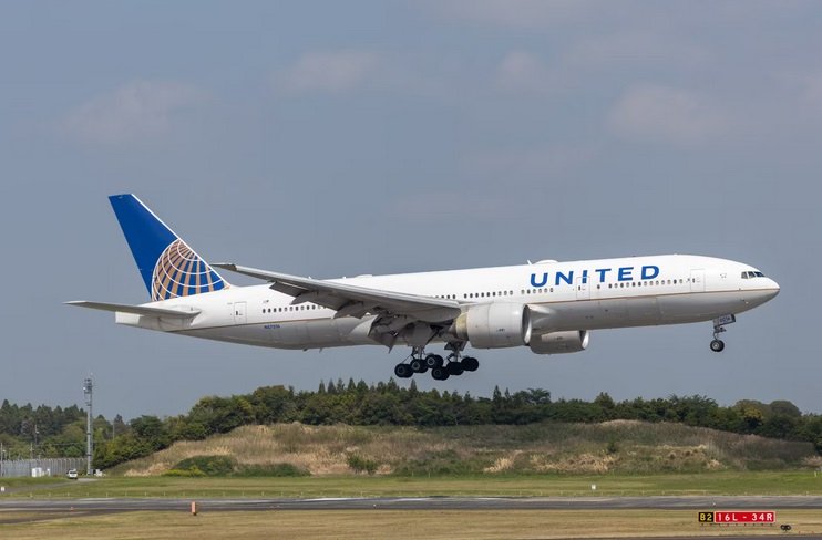 самолет united airlines загуби основно колело колесника излитане снимка