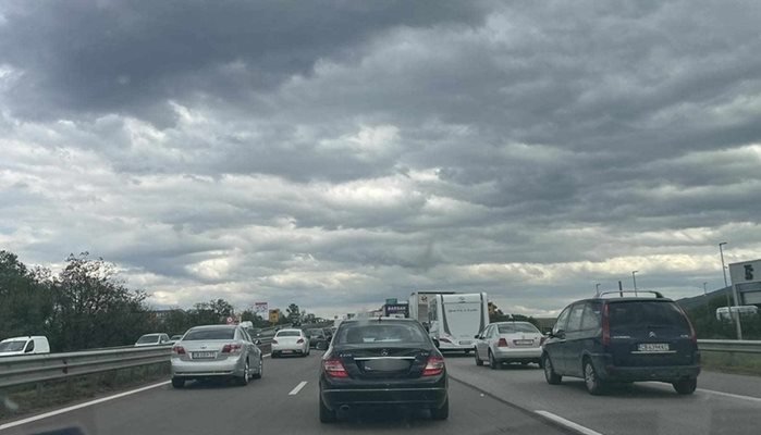 трафикът увеличава четири коли катастрофирали тракия