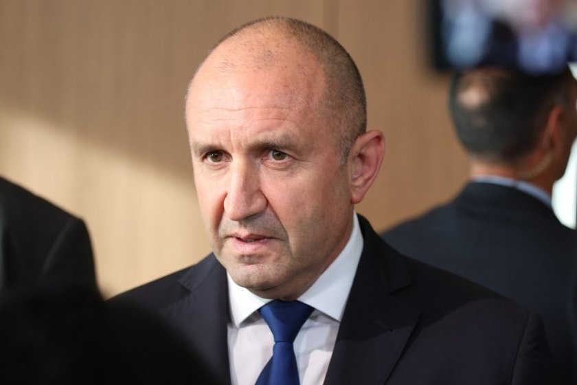 президентът радев призова служебния премиер главчев спазва конституцията