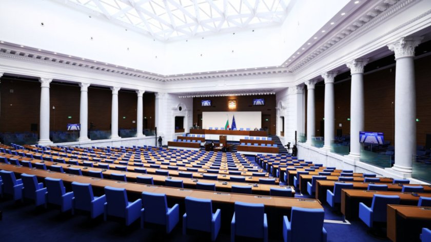 парламентът прие първо четене актуализацията бюджета