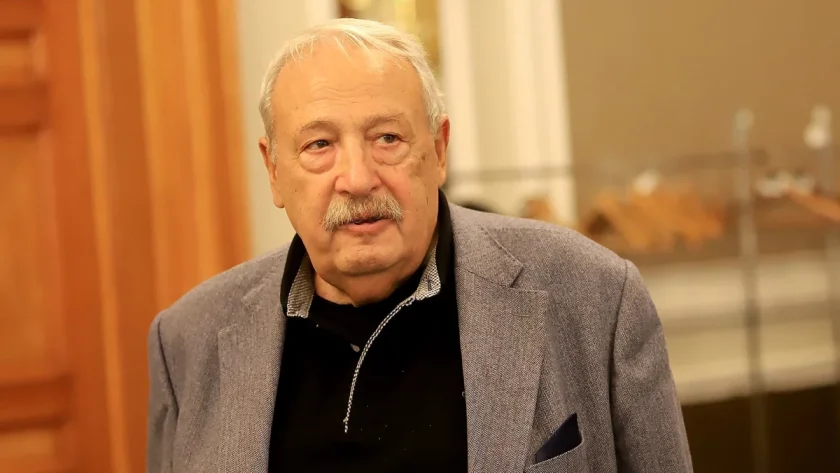 иван гарелов остава тежко състояние
