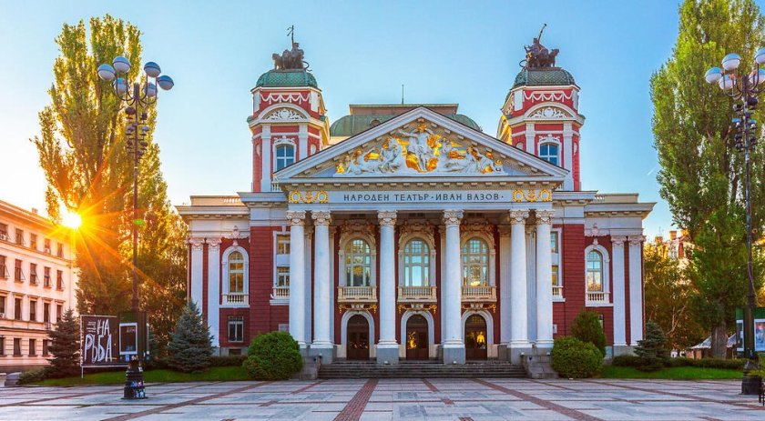 стартира новия сезон народния театър