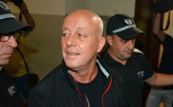 кметът минерални бани мюмюн искендер остава домашен арест
